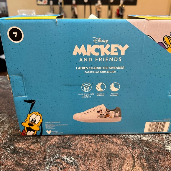 NIB Women’s Aldi Exclusive Mickey Mouse Sneakers - Picture 5 of 12